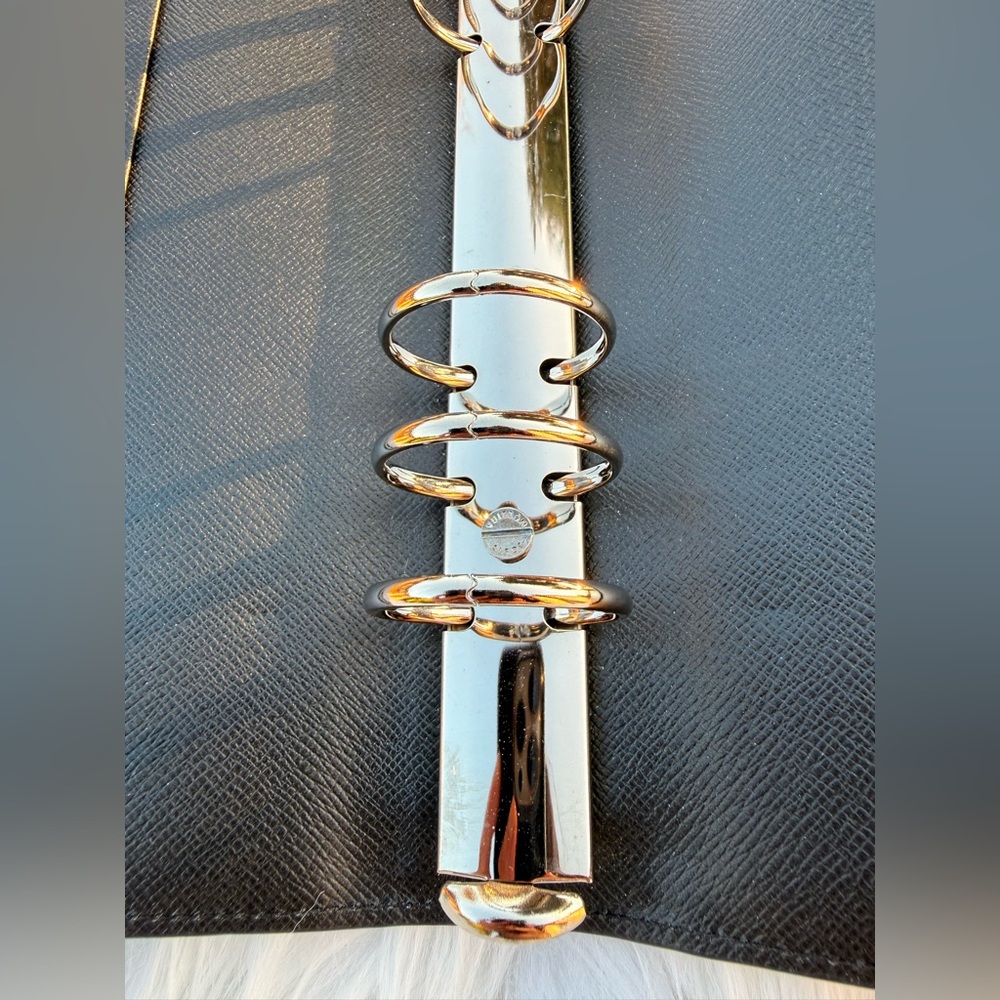 LOUIS VUITTON Large Planner (fits A5 paper)
Color: Epi Noir (Textured Leather) - Picture 6 of 9